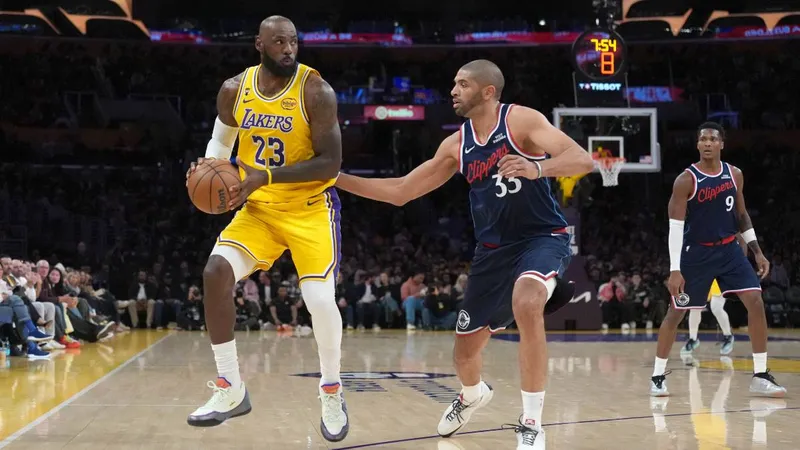 Los Clippers ofrecieron 20 millones anuales a LeBron