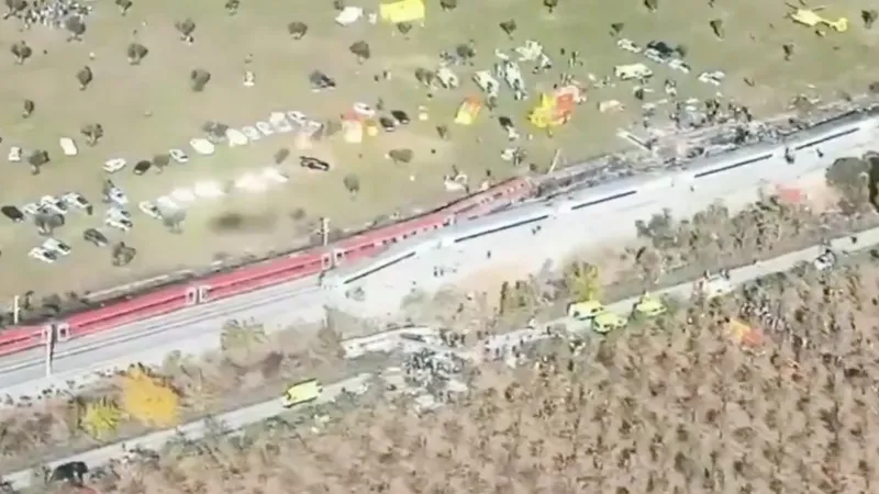 PRIMERAS IMÁGENES AÉREAS de la tragedia ferroviaria en España