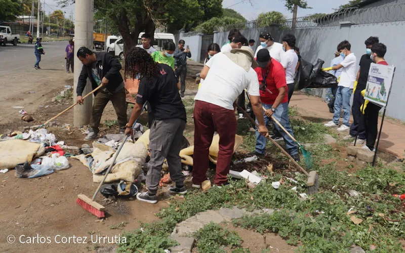 Estudiantes de UNIJJAR se suman a la campaña “Jugá Limpio... Hacé de tu Barrio tu Cancha”