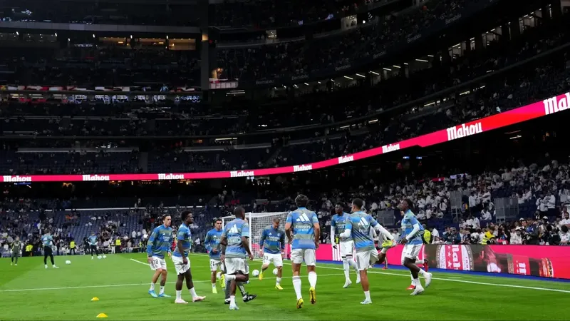 El Estadio Bernabéu, el único estadio donde no hablarán los árbitros