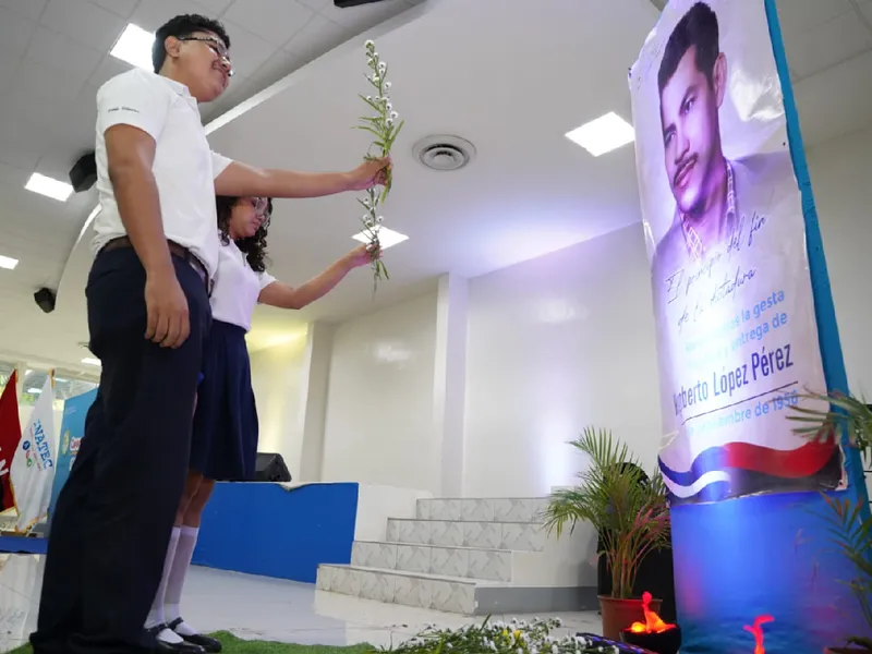 Centro Tecnológico Manuel Olivares rinde homenaje al Héroe Nacional Rigoberto López Pérez