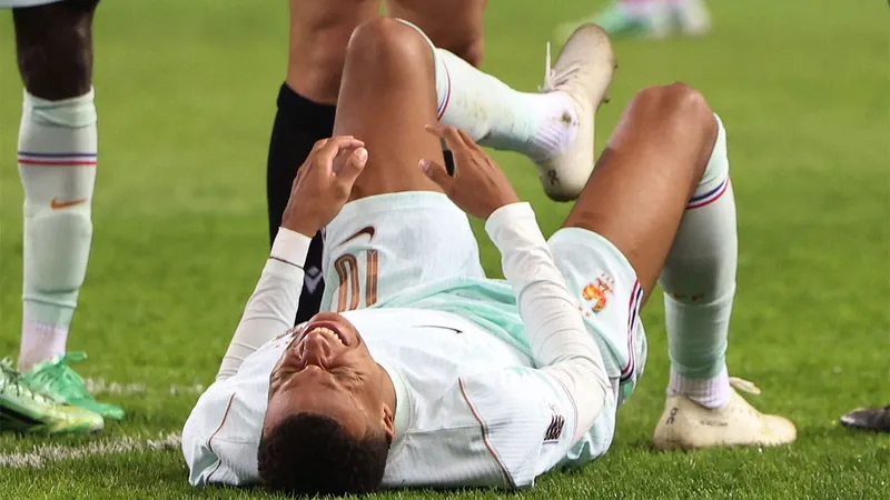 Kylian Mbappé se salvó de ser operado