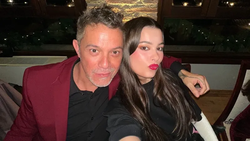 Manuela, hija de Alejandro Sanz y Jaydy Michel, comparte foto inédita de sus padres: 'A ver si no me matan'