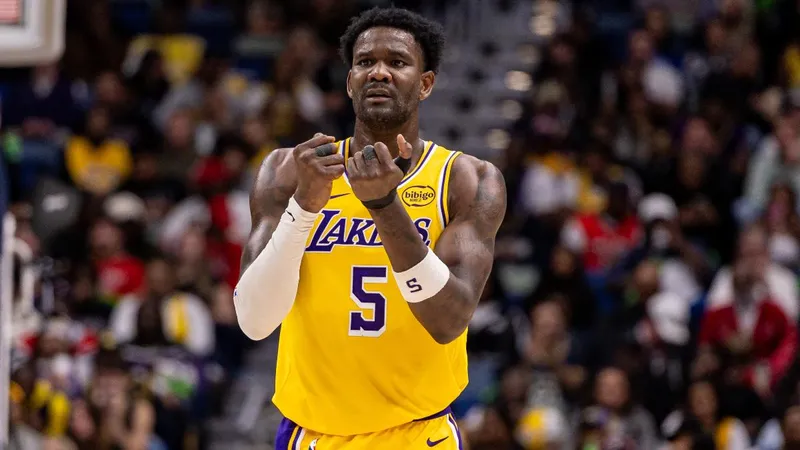 Los Lakers mandan a Ayton a los Wizards
