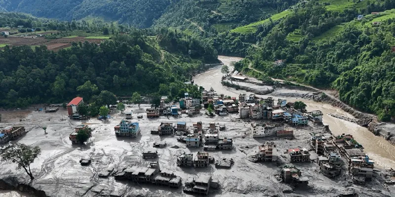 Nepal eleva a 359 la cifra de muertos por devastadoras inundaciones