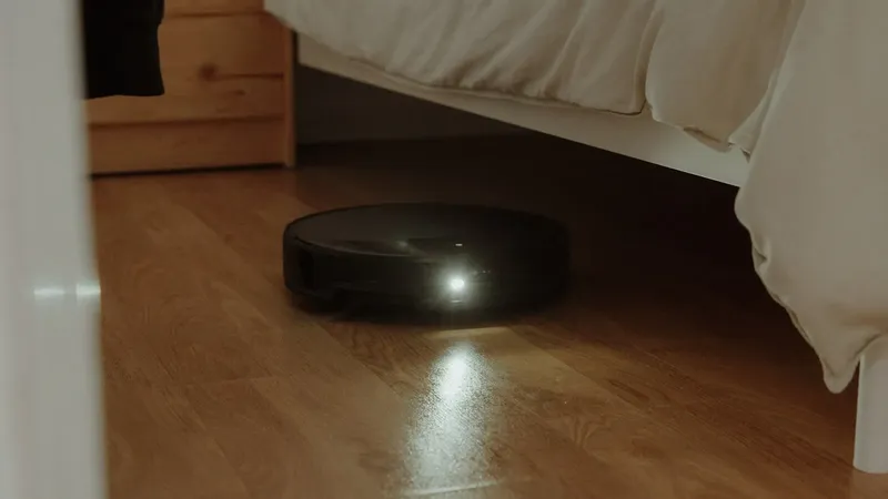 Amazon se adelanta al Prime Day rebajando casi 500 euros uno de los mejores aspiradores robot de Roborock