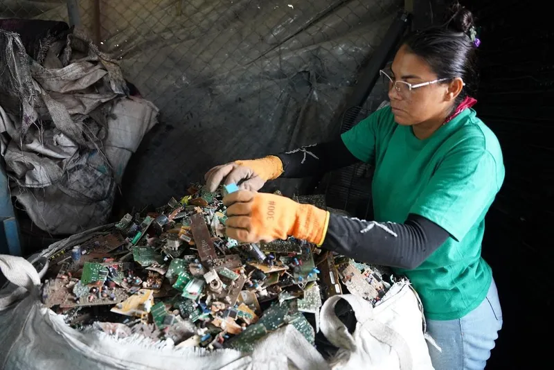 MARENA promueve reciclaje de residuos electrónicos en Managua