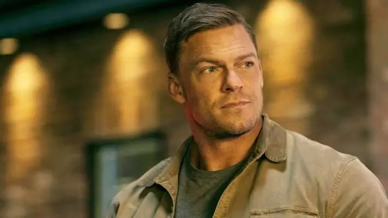 Esta película de acción, que lleva 33 años en desarrollo, se estrenará en Netflix con Alan Ritchson como protagonista