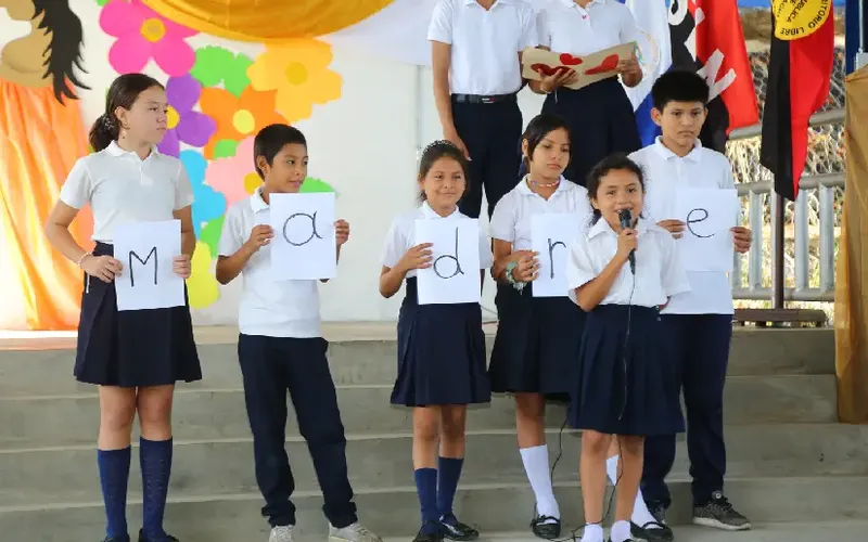 Centros educativos celebran a las madres nicaragüenses