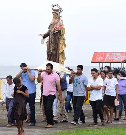 Familias nicaragüenses celebran a la Virgen del Carmen