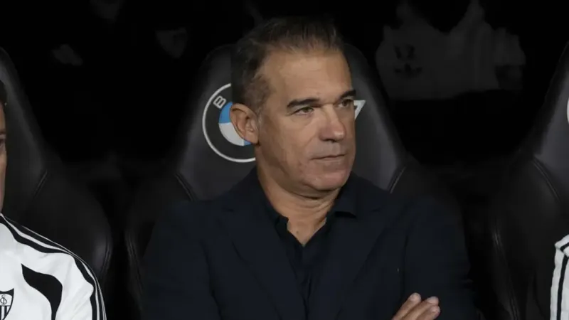 Luis García: “Quizá no le llaman del VAR para que no lleguen al Clásico a 9 puntos”