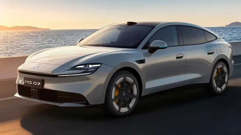 MG presenta una nueva berlina híbrida con 1.745 km de autonomía y 4,8 metros que cuesta menos que un Renault 5
