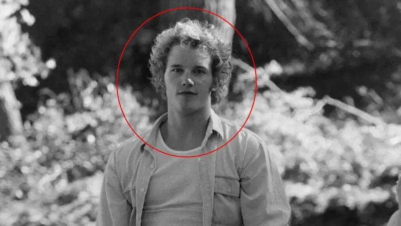 Hace 25 años rodó un corto mientras era camarero, pero ahora es la mayor estrella del mundo, ¿le reconoces?
