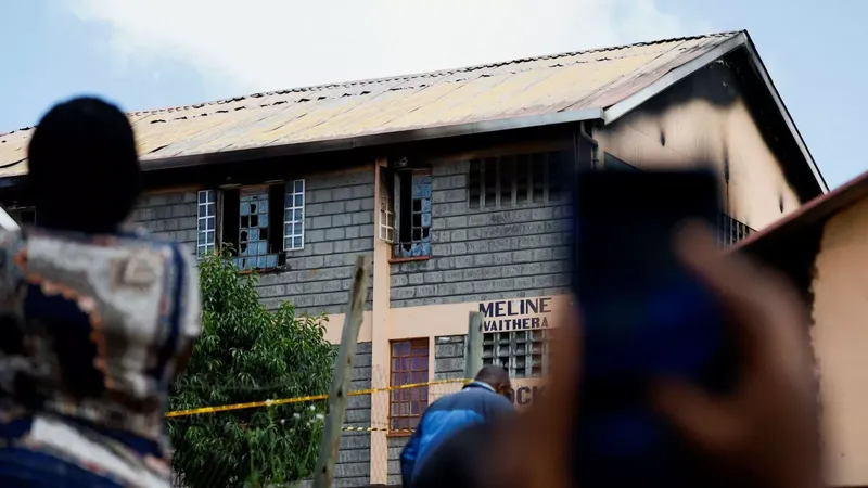 Tragedia en Kenia: 16 alumnas mueren en el incendio de una escuela