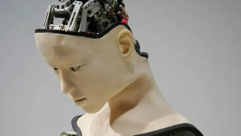 Durante décadas construimos robots para que resistieran golpes sin enterarse de que estaban dañados. Una nueva piel electrónica les permite detectar una herida, localizarla y reaccionar antes de que el problema vaya a más