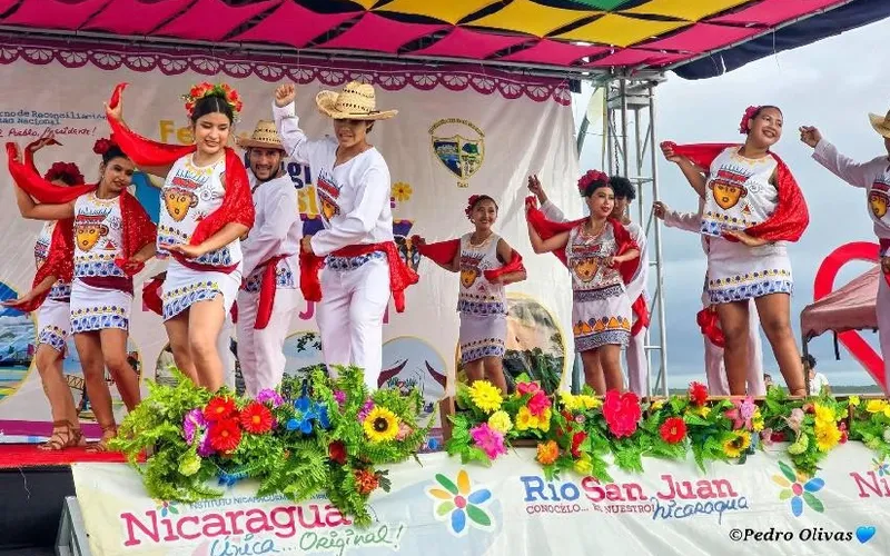Festival de Trajes Originales de Nuestro Folklore en San Carlos, Río San Juan