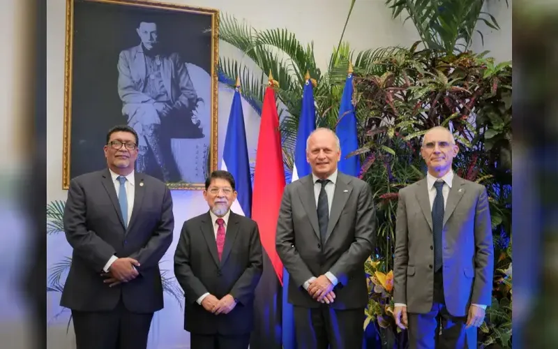 Recibimos Copias Estilo Embajador de la Unión Europea