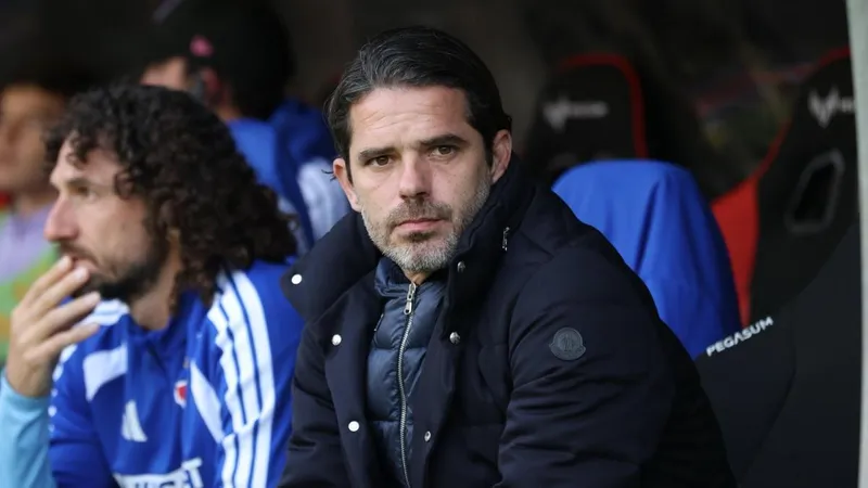 Gago sufre un infarto en plena rueda de prensa: las imágenes sobrecogen