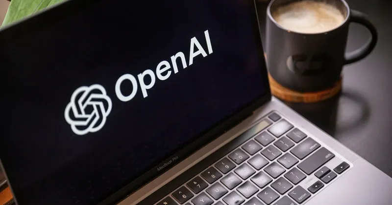 OpenAI alista su primer dispositivo: un altavoz con IA sin pantalla para el hogar