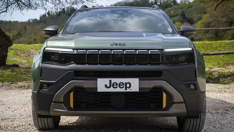 Jeep cumple 85 años y lleva su historia al coche eléctrico sin renunciar a los símbolos que construyeron su identidad