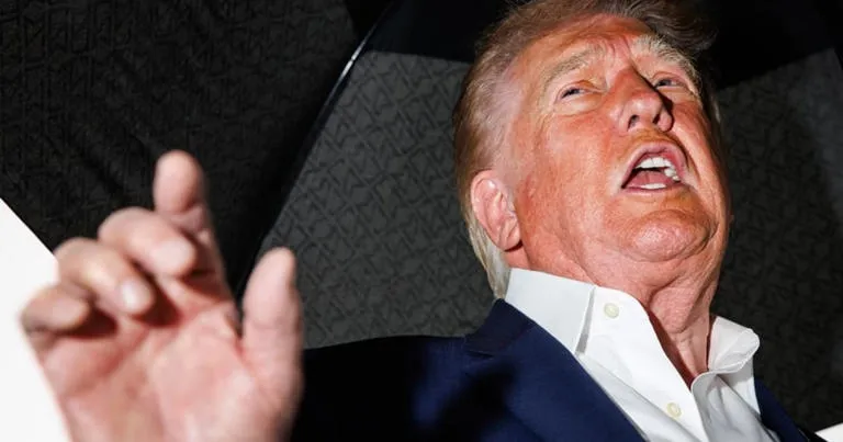 Alarma en base usada por EE.UU. en Reino Unido: cinco arrestados y Trump habla de “gran daño”