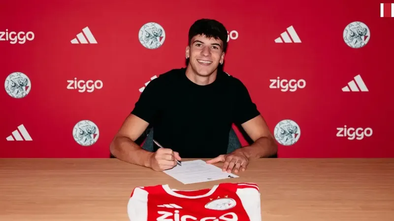 Oficial: Jofre Torrents firma por el Ajax hasta 2030