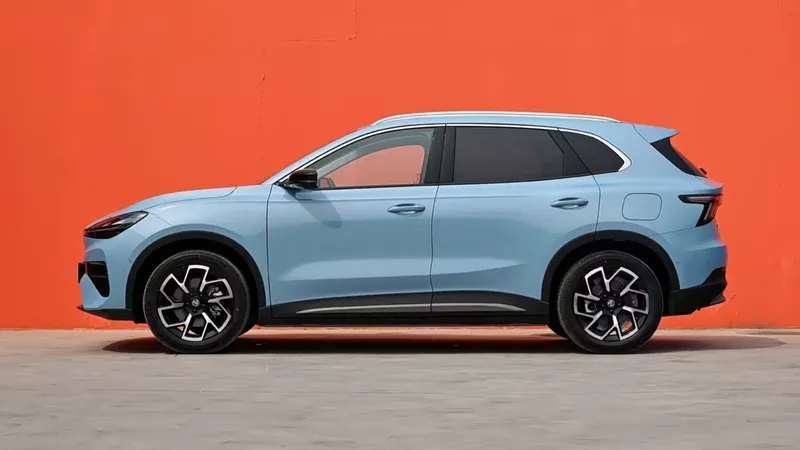 MG revienta el mercado con su nuevo SUV: 204 CV, 610 km de autonomía y 463 litros de maletero, todo por apenas 11.700 €