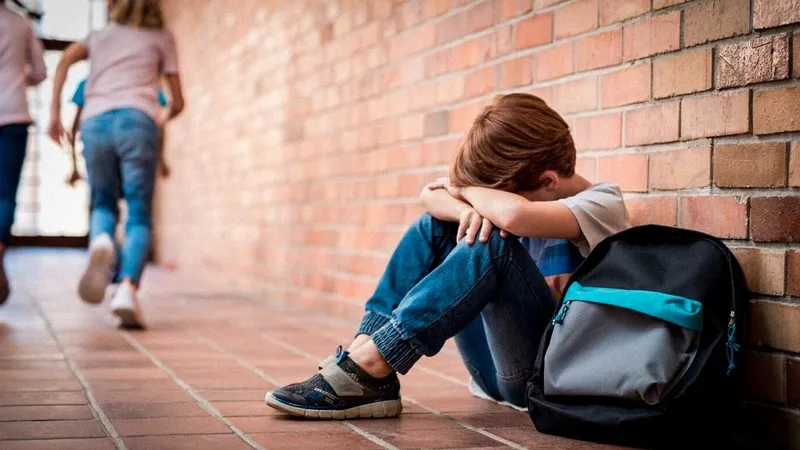 Horror en escuelas británicas deja más de 8.500 delitos sexuales contra niños