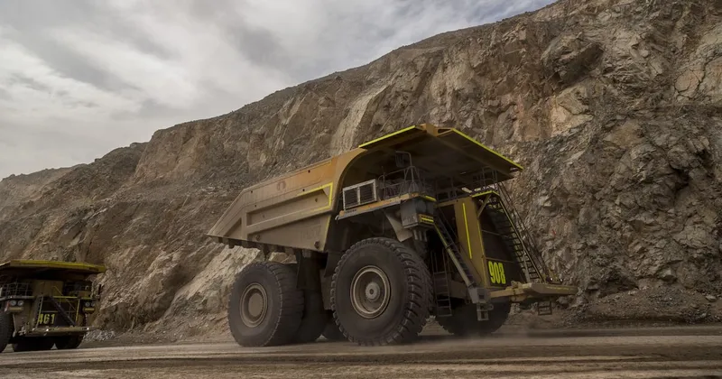 Trabajadores de Escondida votan sobre acuerdo que evitaría una huelga en la mayor mina de cobre del mundo