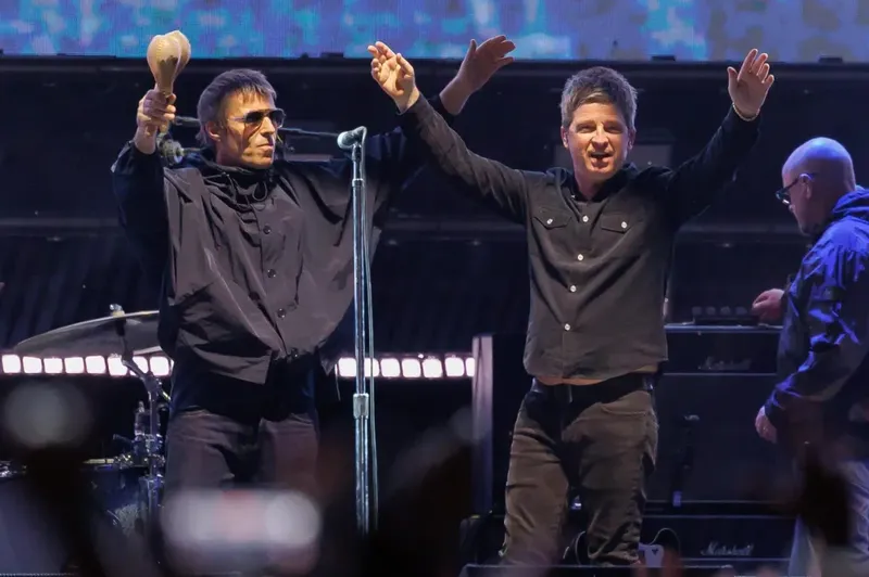 ‘Wonderwall’ de Oasis regresa al Hot 100 después de 30 años gracias a la Copa Mundial