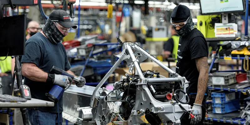 En EU, PMI manufacturero se fortaleció