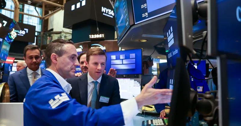 UBS eleva su meta para el S&P 500 y entra en el top 10 de los más optimistas de Wall Street