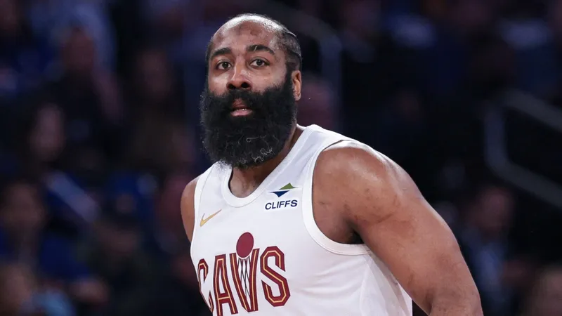 Continúa el pulso entre James Harden y los Cavaliers