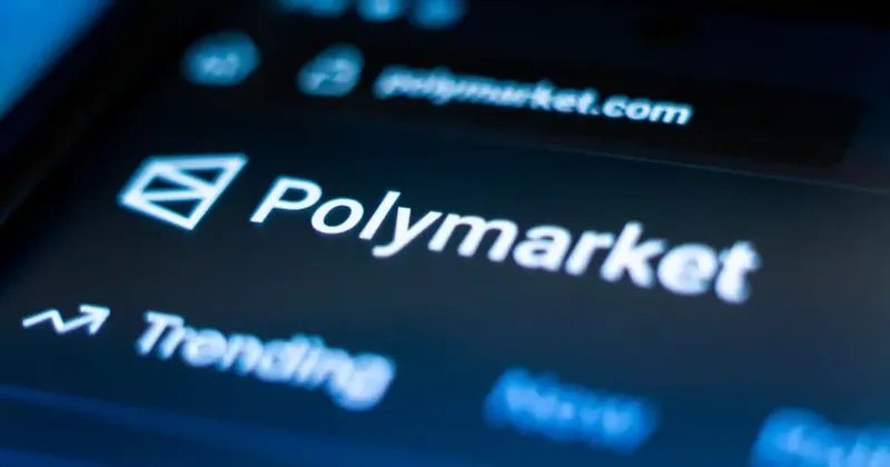 Empleado de Google es acusado de ganar más de $1 millón con apuestas en Polimarket usando información confidencial