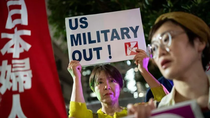Japoneses condenan asesinato de una mujer; un marine de EEUU implicado
