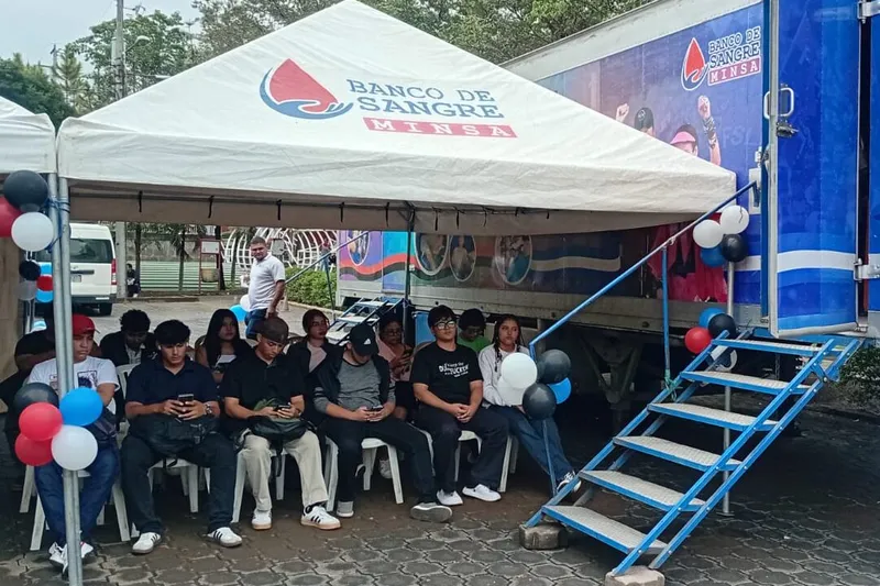 Jóvenes participan en jornada nacional de donación de sangre