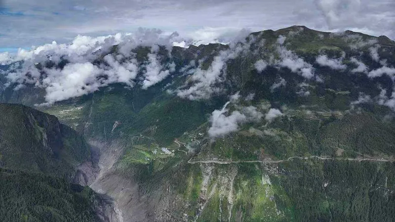Datos oficiales muestran un flujo de agua normal en un lago de barrera ya desaparecido