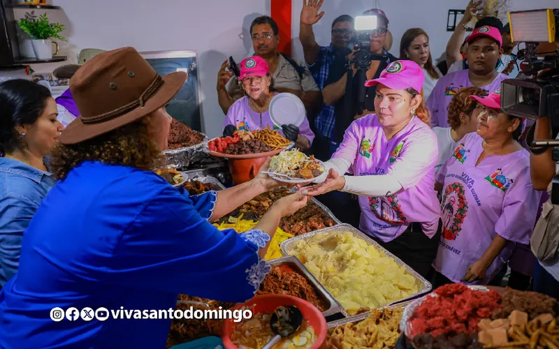 Vela del Barco reúne a miles de familias en vísperas de la bajada de Santo Domingo