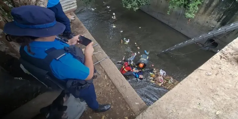Mecánico termina al fondo de cauce mientras «empinaba el codo» en el barrio Acahualinca