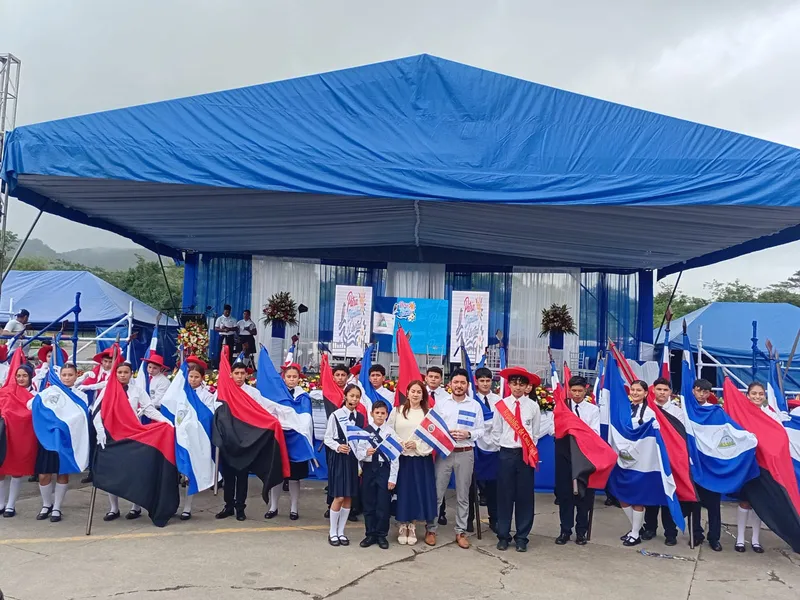 Nicaragua entrega a Costa Rica la Antorcha de la Libertad Centroamericana