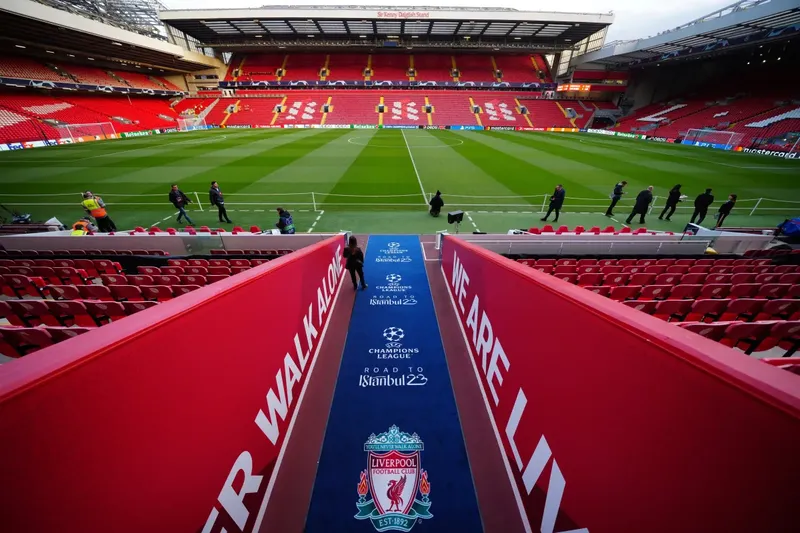 Liverpool tiene a Jeff Bezos entre sus nuevos inversores tras venta del 30% de sus acciones