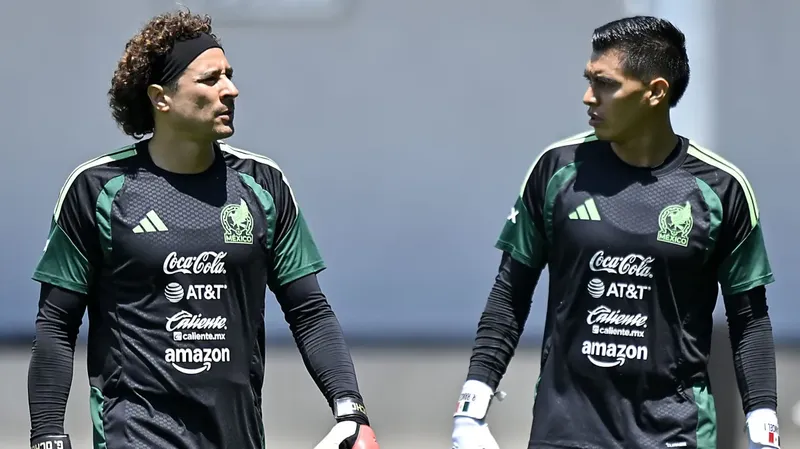 El “Vasco” no garantizó la titularidad de Memo Ochoa vs. Chequia