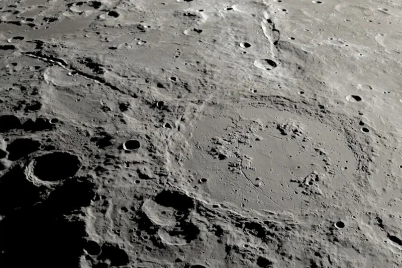 Necesitaríamos detonar el arsenal nuclear de la Tierra 130 veces para liberar la energía que causó los grandes cañones de la Luna