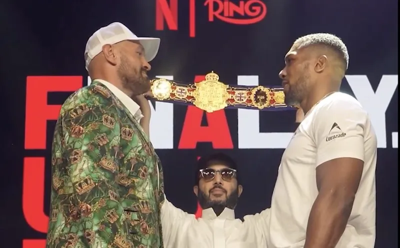 Fury y Joshua se ven las caras antes de la batalla que el boxeo británico llevaba años esperando