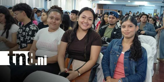 Universitarios impulsan la creatividad y el emprendimiento desde las aulas
