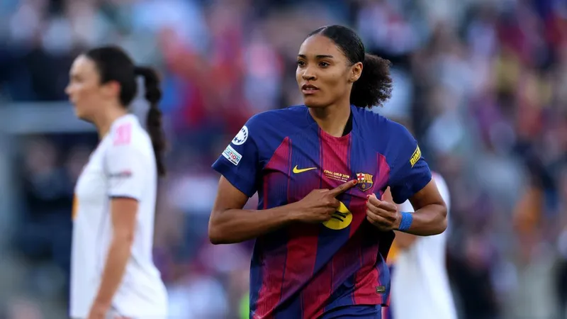 Salma Paralluelo dice adiós al Barça