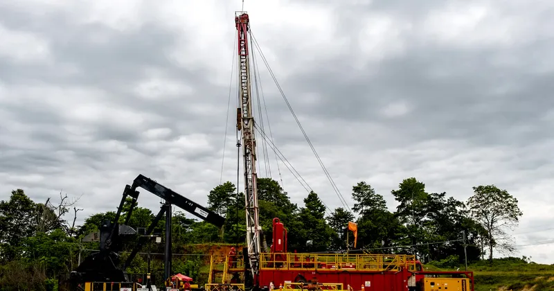 De la Espriella planea revertir la política antipetróleo de Gustavo Petro