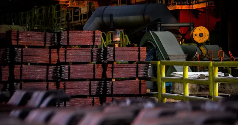 Producción de cobre de Chile se desploma 12% y marca su peor trimestre en dos décadas
