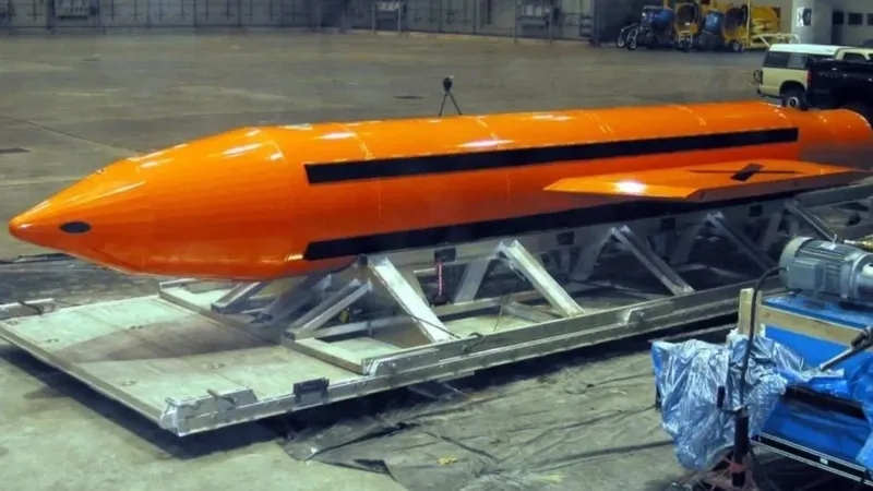Trump contempla lanzar sobre Irán la bomba no nuclear más poderosa de Estados Unidos. Hay algo en sus planes que ni el Pentágono termina de tener claro