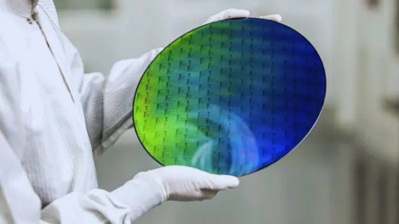 Una empresa quiere construir un ordenador cuántico con un millón de qubits usando algo que casi nunca se queda quieto: partículas de luz. Chicago ya prepara el lugar para intentarlo
